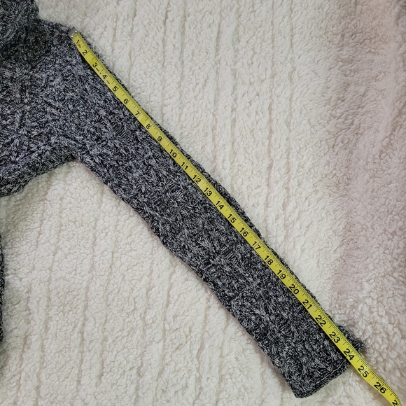 Eight Eight Eight Women’s Cowl Neck Sweater Sz M Blk/White Long Tunic Cable Knit - Picture 12 of 16